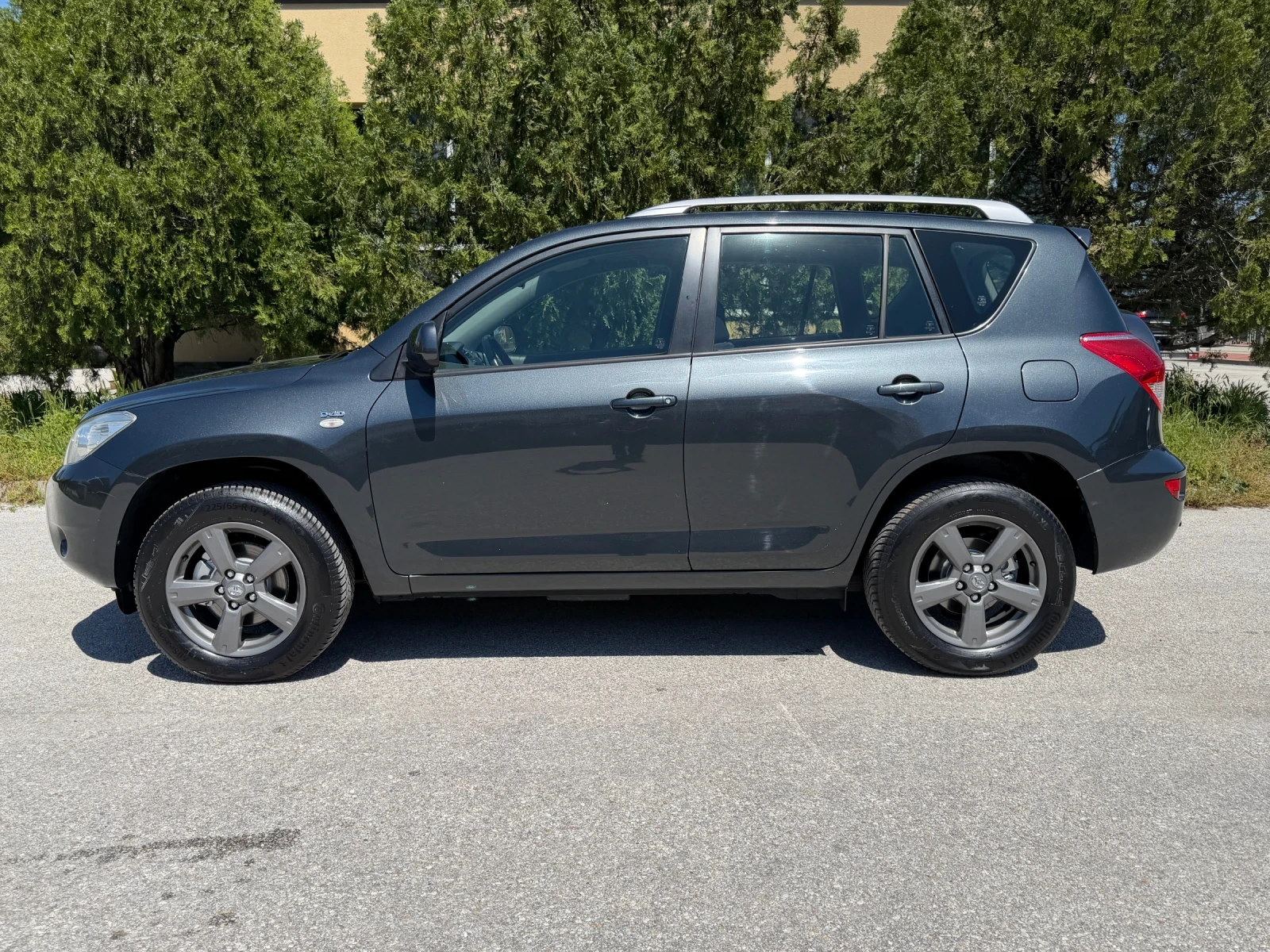 Toyota Rav4 2.2D-4D 136к.с. NAVI 4x4 ИТАЛИЯ, снимка 2 - Автомобили и джипове - 54457359