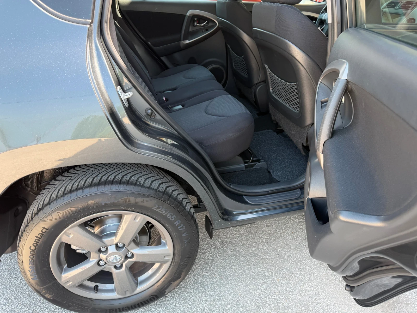 Toyota Rav4 2.2D-4D 136к.с. NAVI 4x4 ИТАЛИЯ, снимка 13 - Автомобили и джипове - 54457359