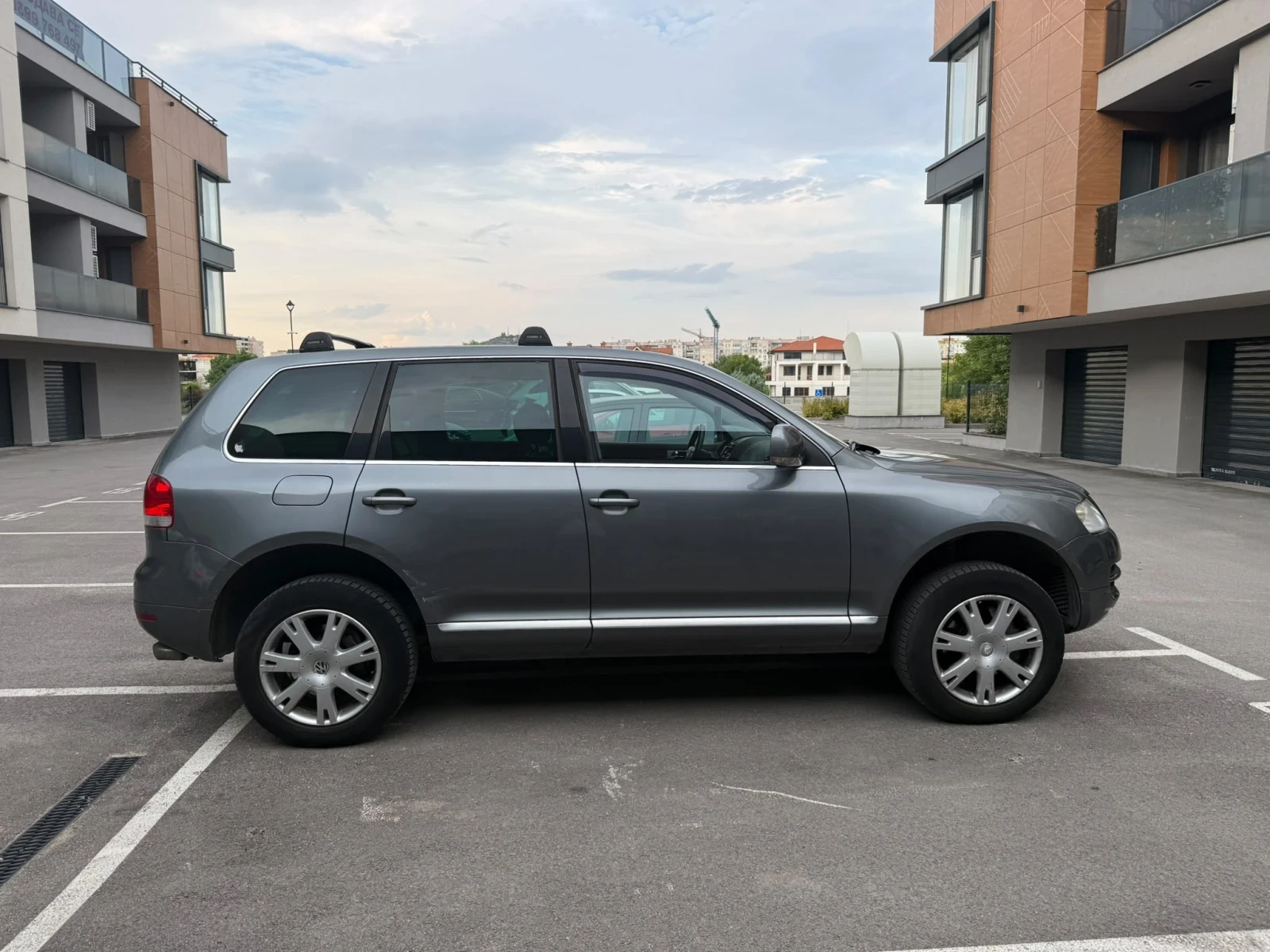 VW Touareg, снимка 5 - Автомобили и джипове - 55316703