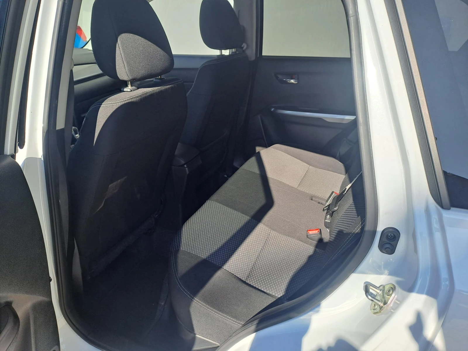 Suzuki Vitara 1.5 GL+ Full Hybrid 4x4 Automatic, снимка 8 - Автомобили и джипове - 55574557