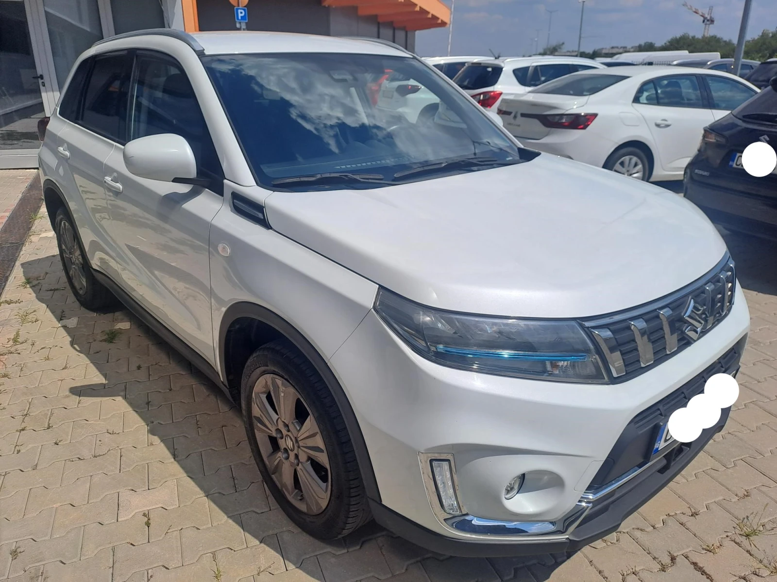 Suzuki Vitara 1.5 GL+ Full Hybrid 4x4 Automatic, снимка 3 - Автомобили и джипове - 55574557