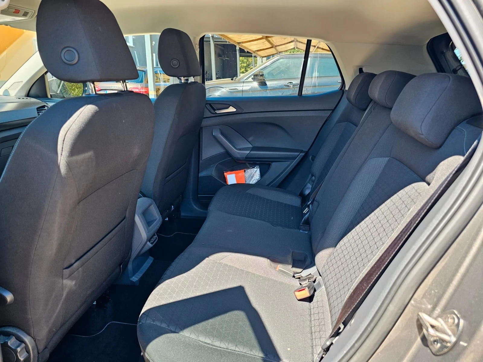 VW T-Cross Life, снимка 13 - Автомобили и джипове - 56040510