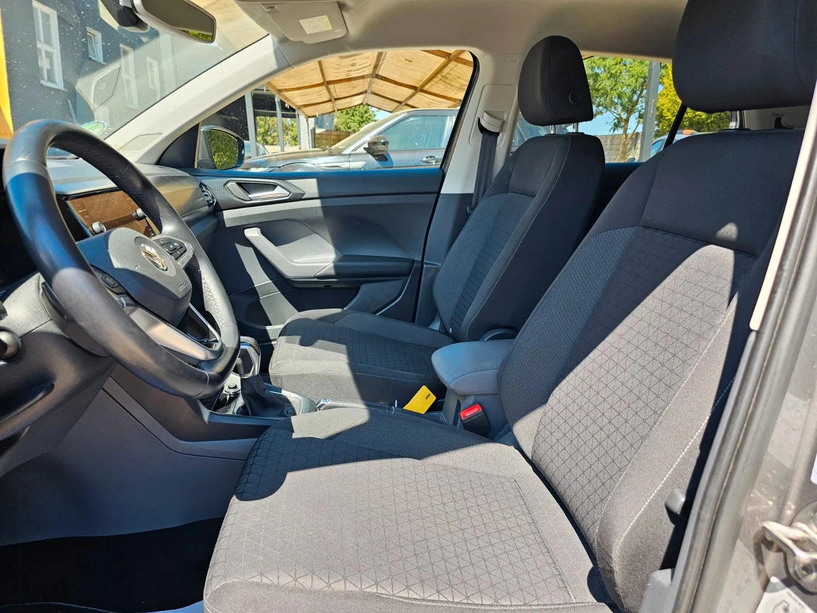 VW T-Cross Life, снимка 12 - Автомобили и джипове - 56040510