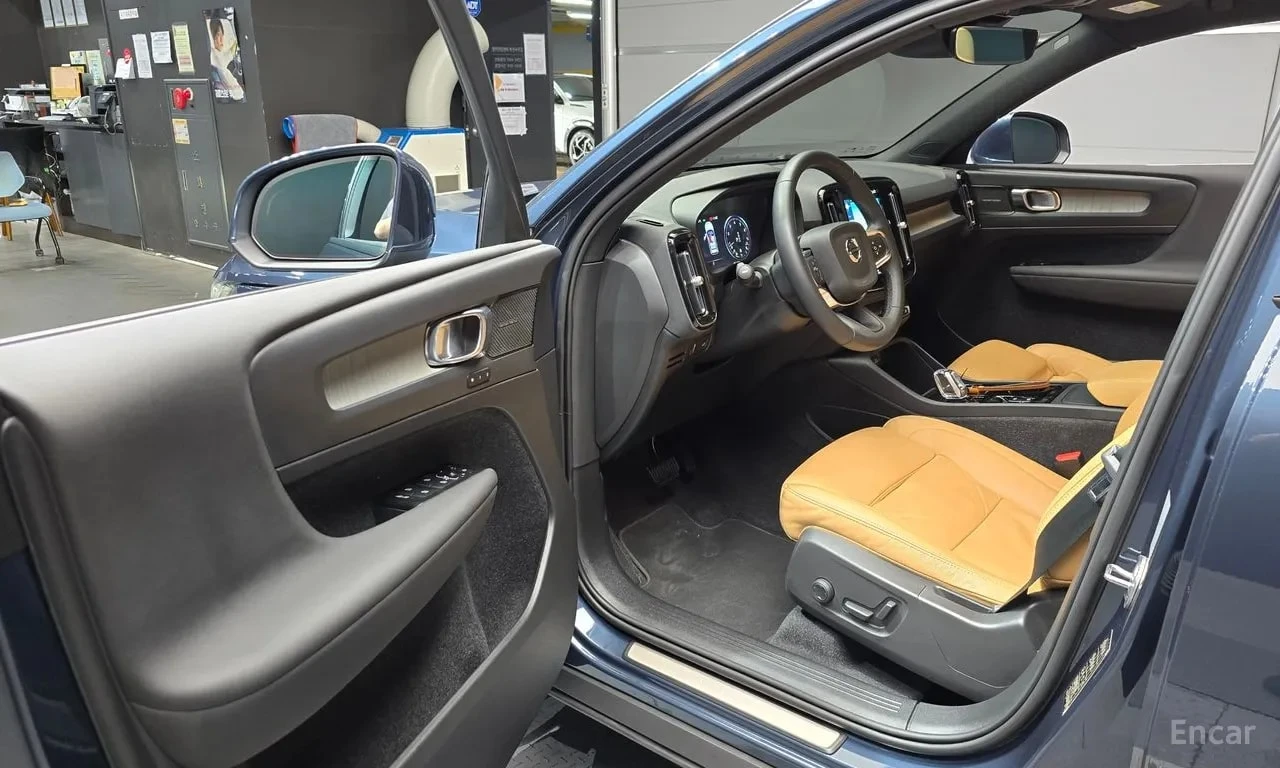 Volvo XC40 * B4 Inscription * ФИНАНСИРАНЕ, снимка 10 - Автомобили и джипове - 56145666