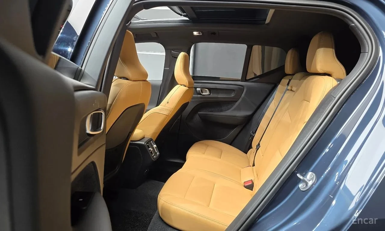 Volvo XC40 * B4 Inscription * ФИНАНСИРАНЕ, снимка 12 - Автомобили и джипове - 56145666