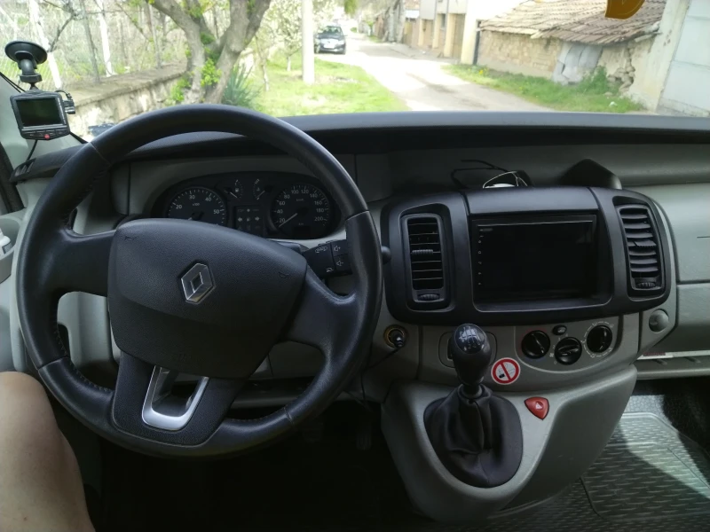 Renault Trafic, снимка 5 - Бусове и автобуси - 52123348