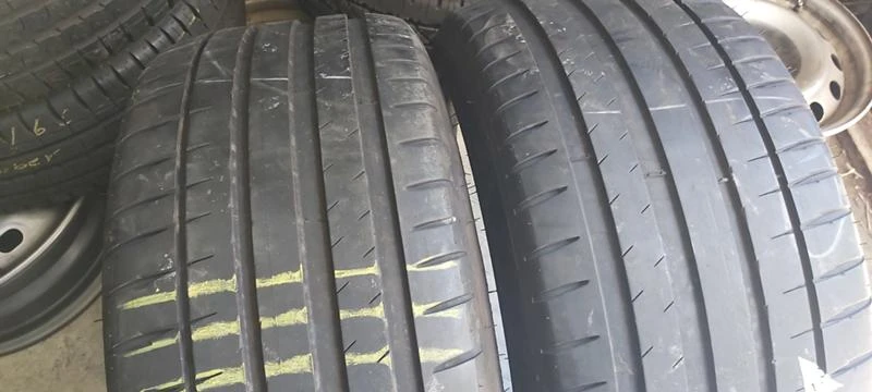 Гуми Летни 255/40R18, снимка 1 - Гуми и джанти - 33538954