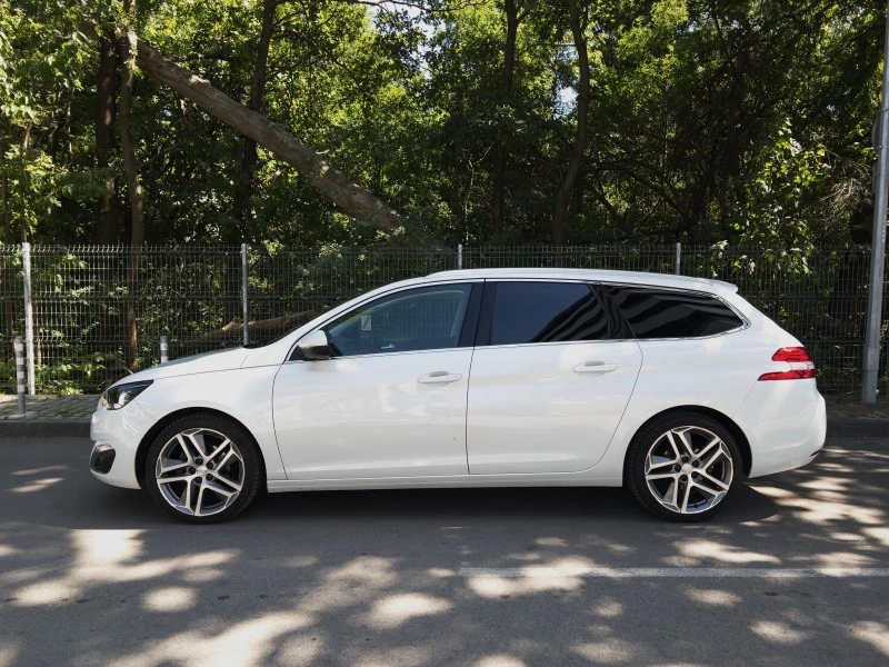 Peugeot 308 SW 1, 2T ПАНОРАМА НАВИ КОЖА ДИСТРОНИК ЛЕД-ФАРОВЕ, снимка 8 - Автомобили и джипове - 41729667