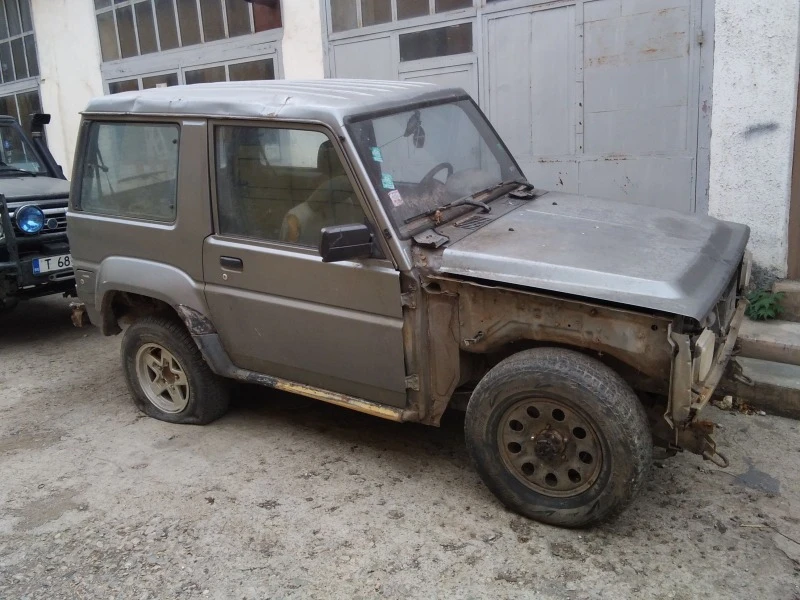 Daihatsu Rocky Къса база , снимка 2 - Автомобили и джипове - 46733964