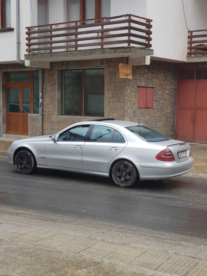 Mercedes-Benz E 270 Avangard, снимка 4 - Автомобили и джипове - 52841435