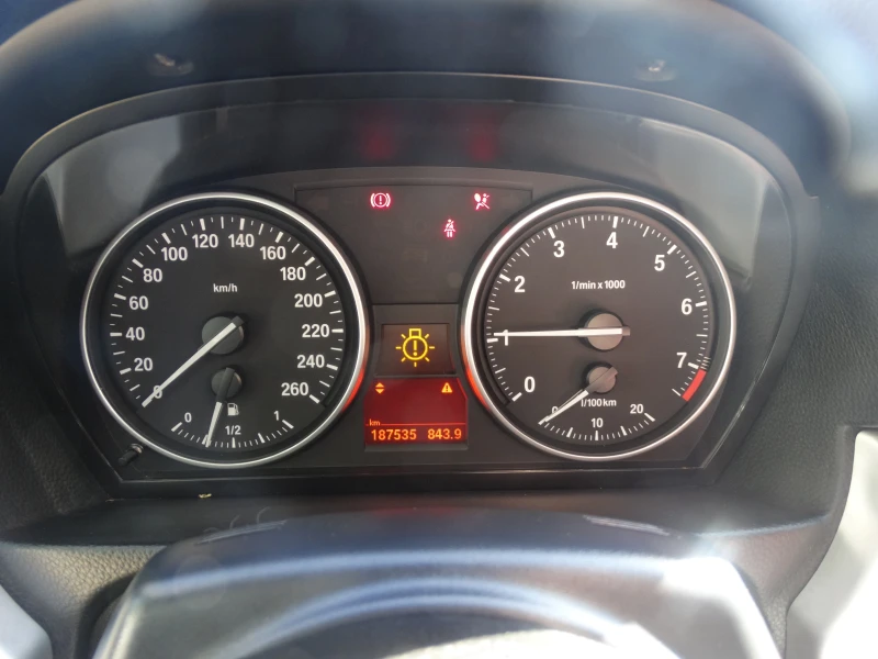 BMW 320 320 i / 170k.c., снимка 12 - Автомобили и джипове - 52108011