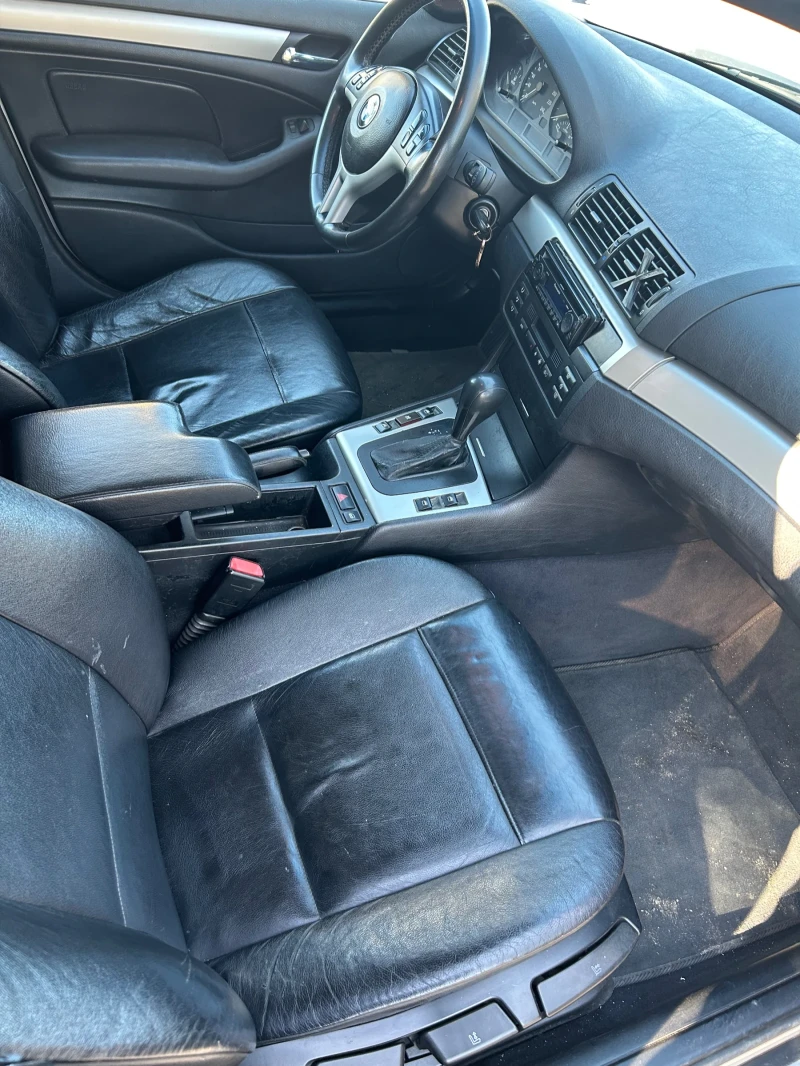 BMW 330 3.0d 184 на задно, снимка 8 - Автомобили и джипове - 52404156