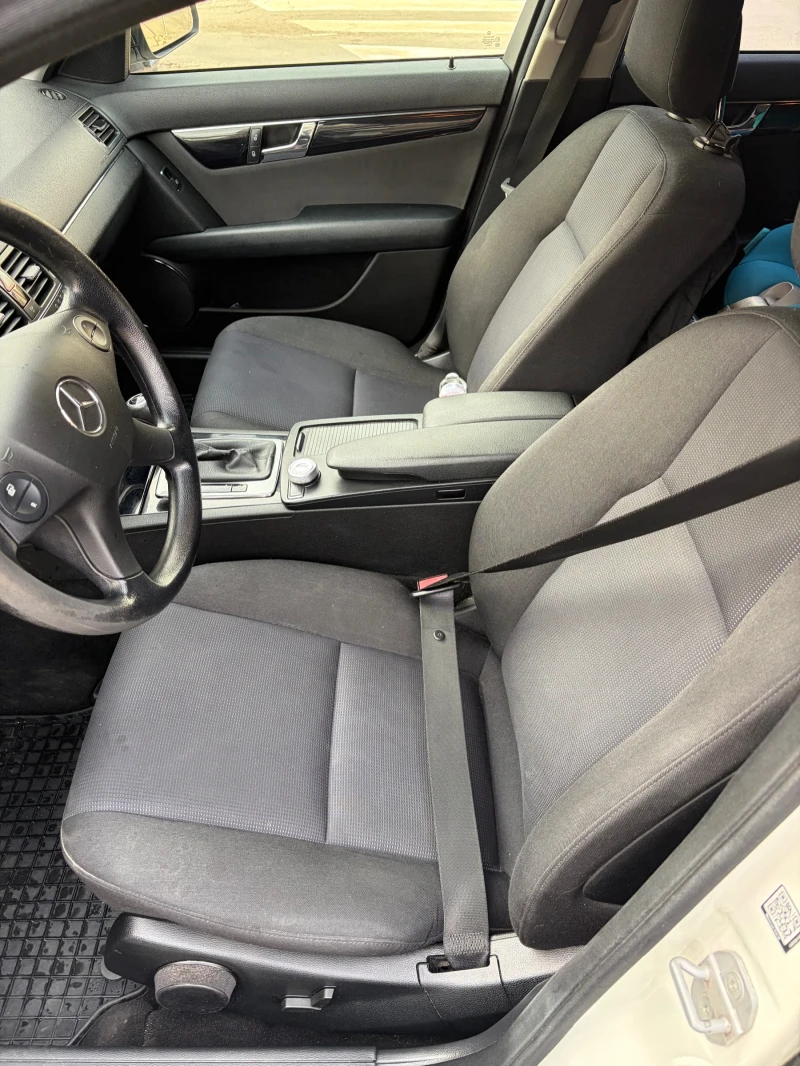 Mercedes-Benz C 180, снимка 8 - Автомобили и джипове - 52724061