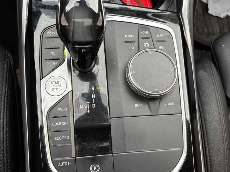 BMW 330 i xDrive 2020 * CARFAX * БЕЗ ПЪРВОНАЧАЛНА ВНОСКА, снимка 13 - Автомобили и джипове - 52830589