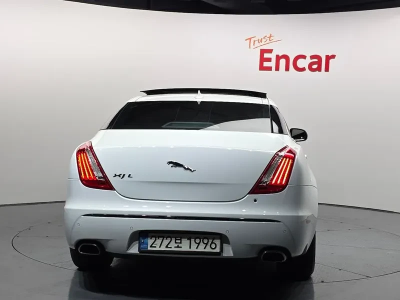 Jaguar Xj 3.0D, снимка 4 - Автомобили и джипове - 54454382
