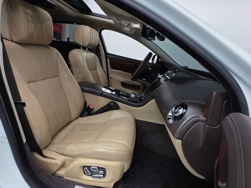 Jaguar Xj 3.0D, снимка 10 - Автомобили и джипове - 54454382