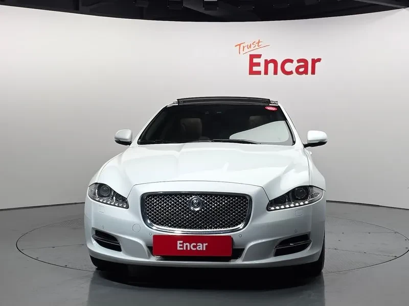 Jaguar Xj 3.0D, снимка 3 - Автомобили и джипове - 54454382