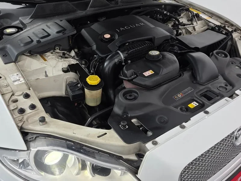 Jaguar Xj 3.0D, снимка 6 - Автомобили и джипове - 54454382