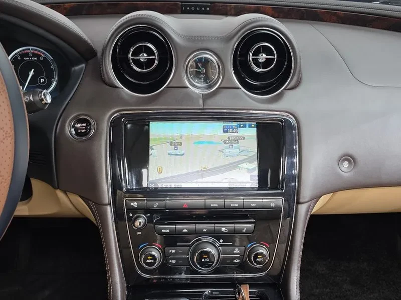 Jaguar Xj 3.0D, снимка 15 - Автомобили и джипове - 54454382