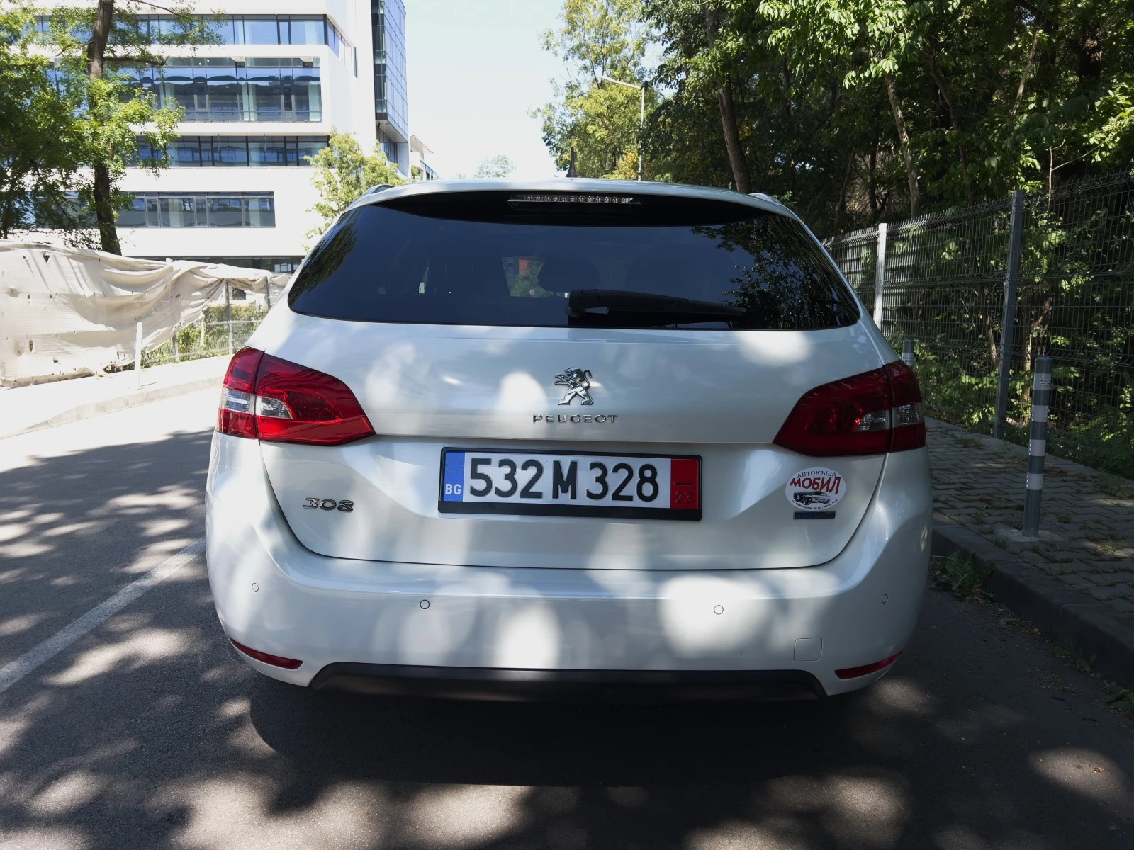 Peugeot 308 SW 1, 2T ПАНОРАМА НАВИ КОЖА ДИСТРОНИК ЛЕД-ФАРОВЕ - изображение 6