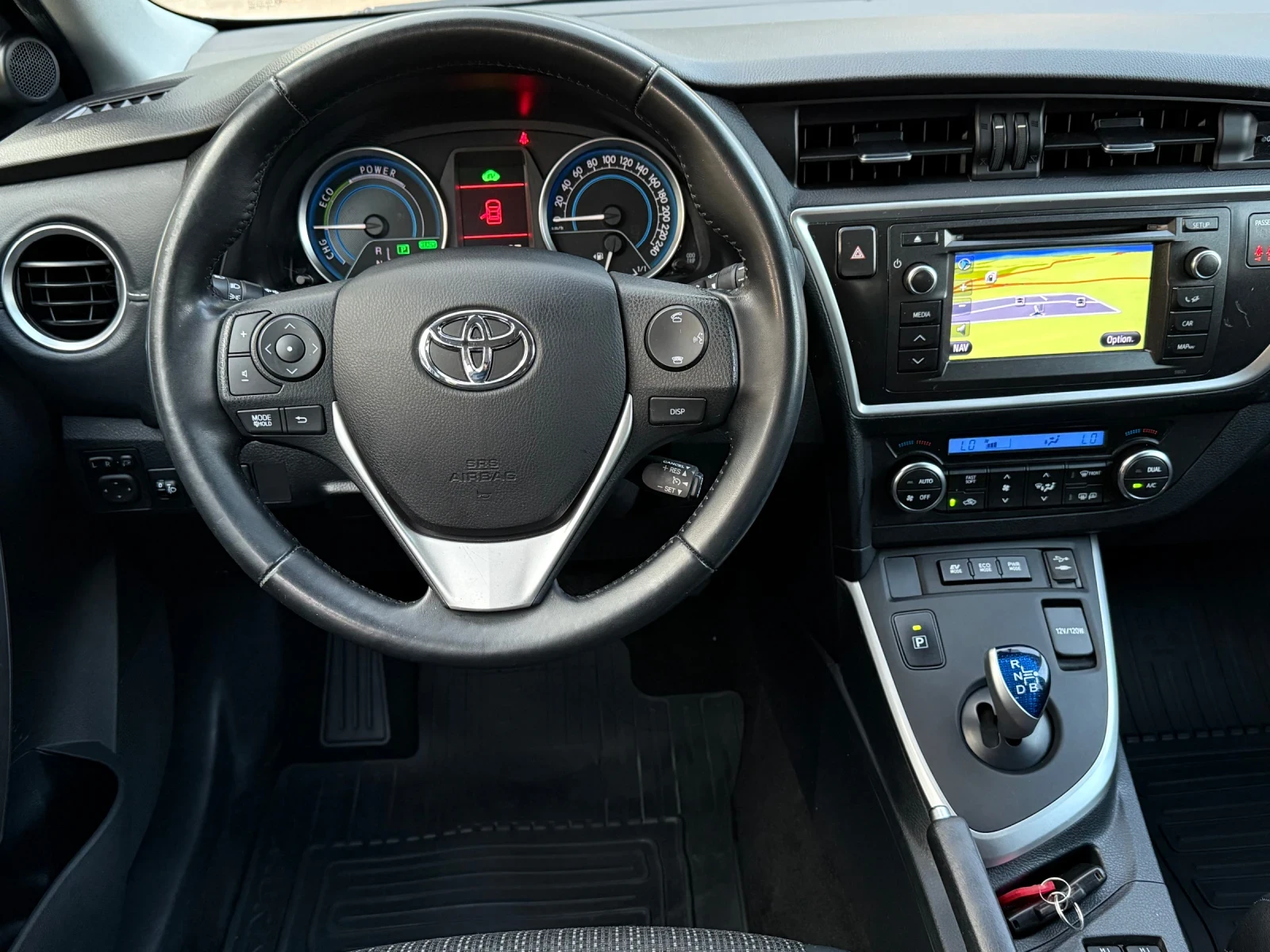 Toyota Auris 1.8VVT-i * Hybrid* * Навигация* * Камера*  - изображение 10
