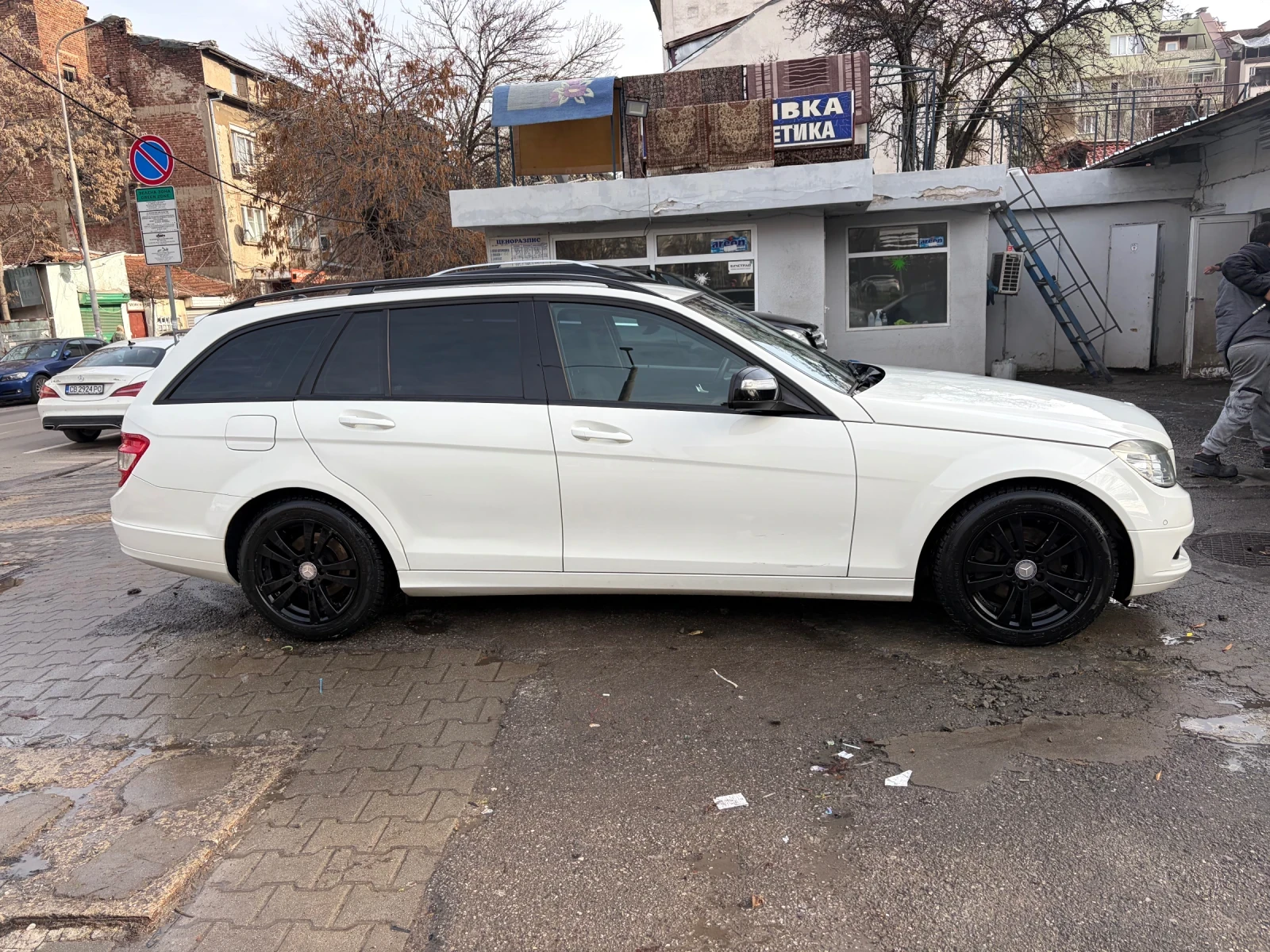 Mercedes-Benz C 180  - изображение 5