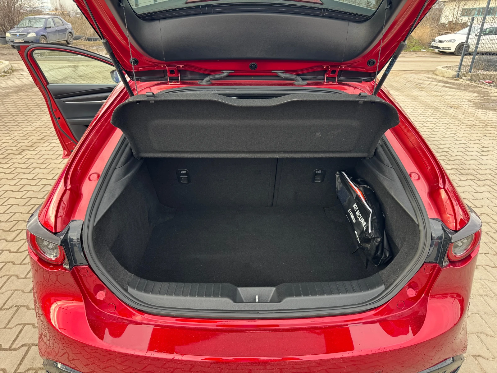 Mazda 3 2.0 УНИКАТ Хибрид - изображение 7