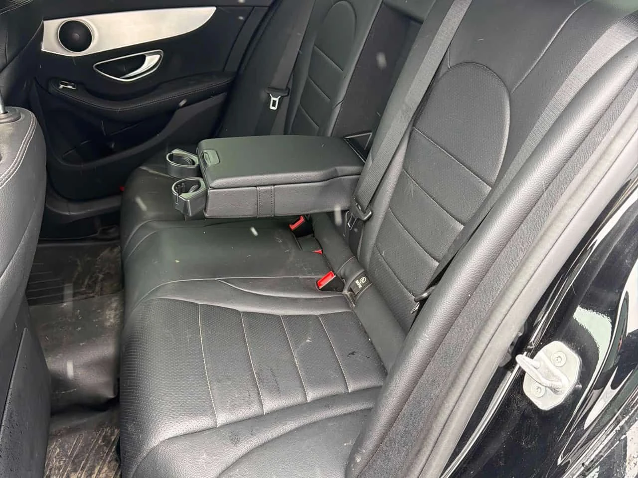 Mercedes-Benz C 300 * CARFAX * ЦЕНА ДО БГ, снимка 11 - Автомобили и джипове - 53904650