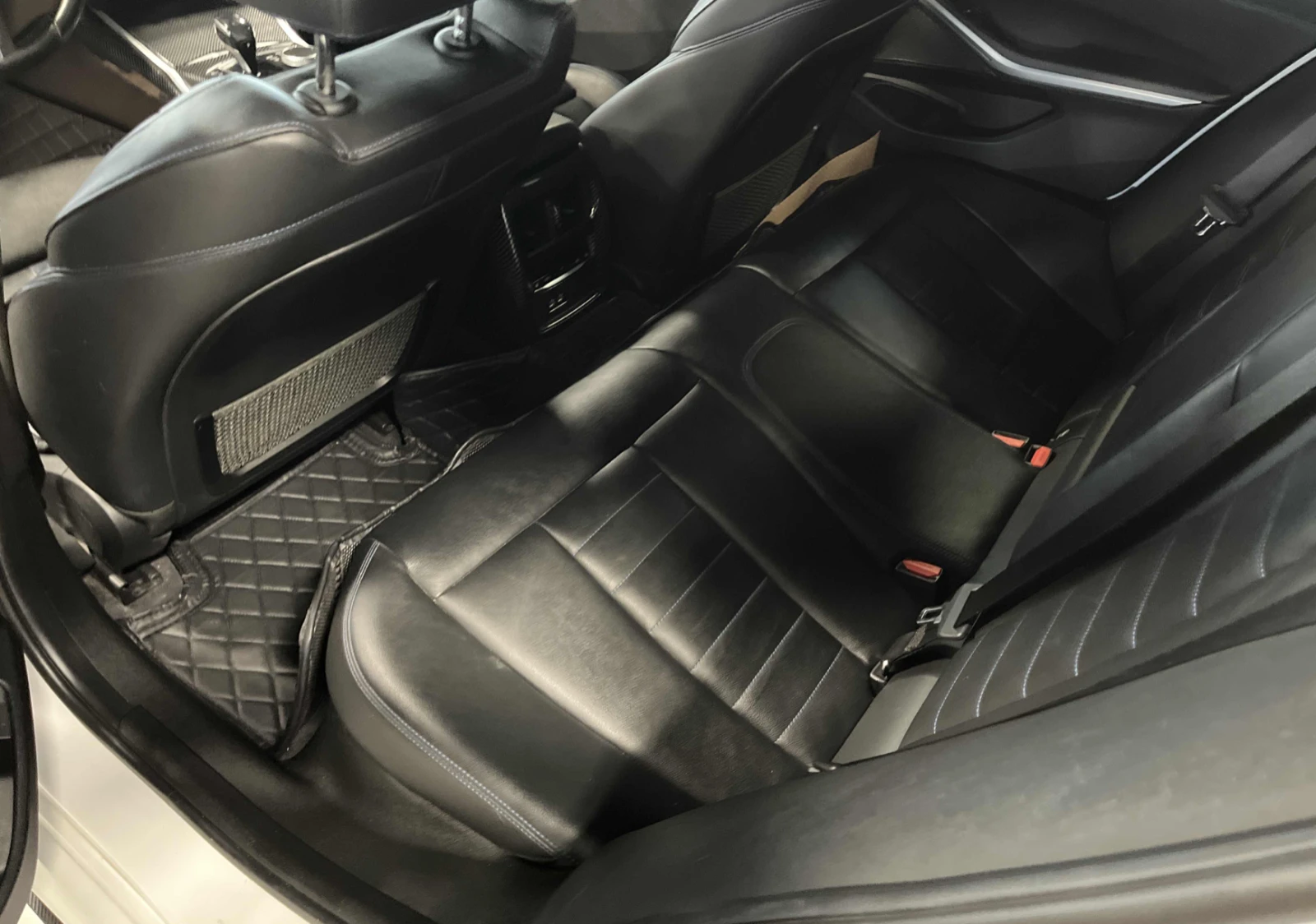 BMW 340 xddive* MPACKAGE* Keyless* Premium audio* PANO* Me, снимка 10 - Автомобили и джипове - 53989704