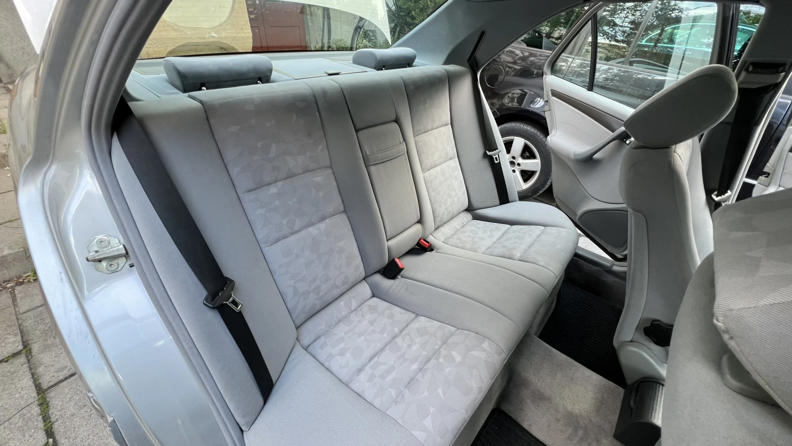 Mercedes-Benz C 200 Газ-Бензин, снимка 6 - Автомобили и джипове - 54023083