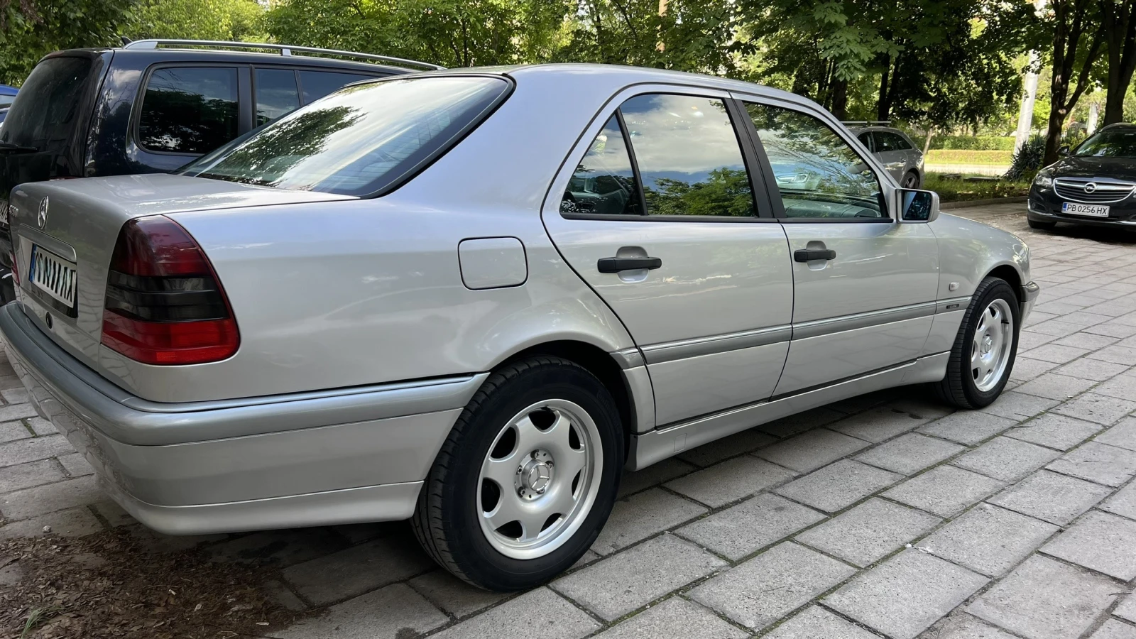 Mercedes-Benz C 200 Газ-Бензин, снимка 3 - Автомобили и джипове - 54023083