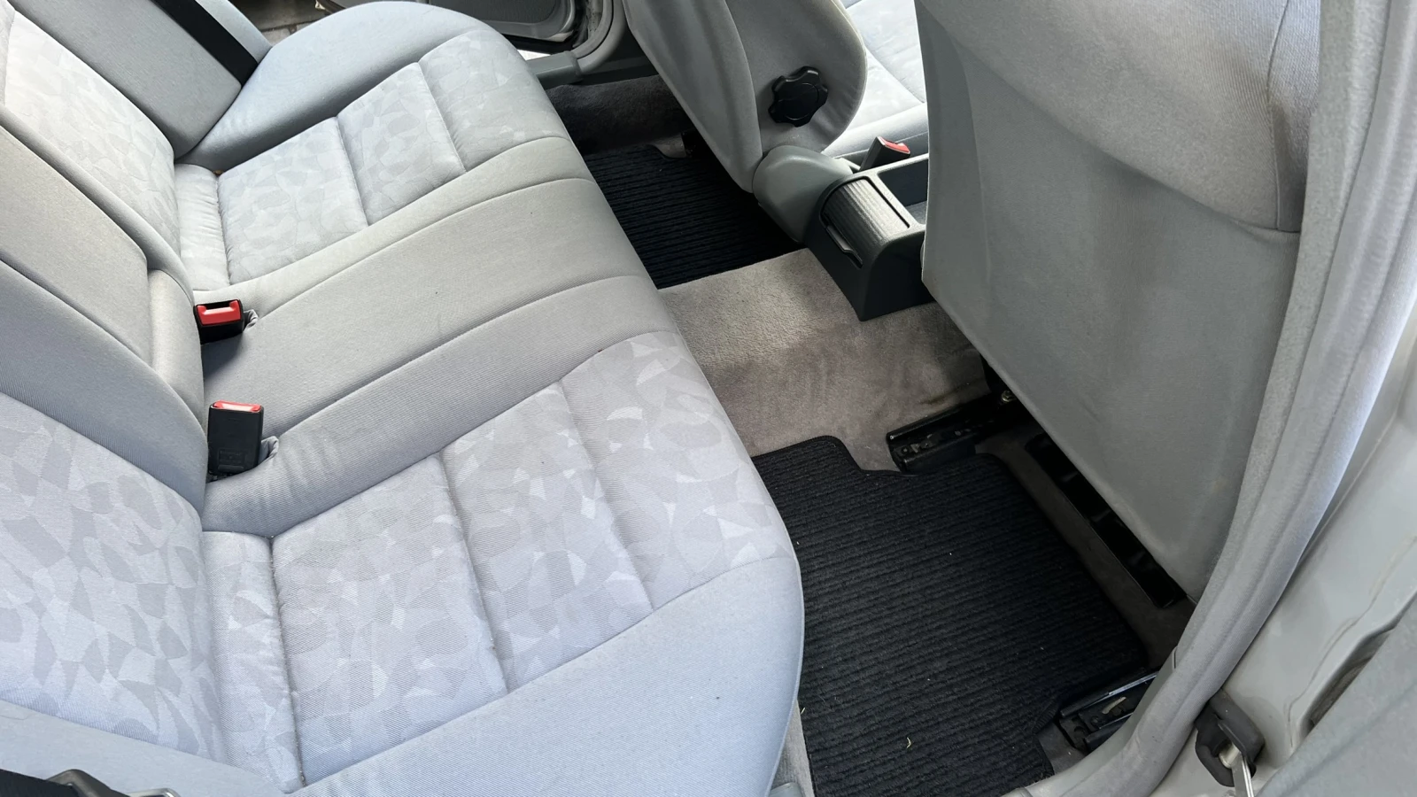 Mercedes-Benz C 200 Газ-Бензин, снимка 8 - Автомобили и джипове - 54023083