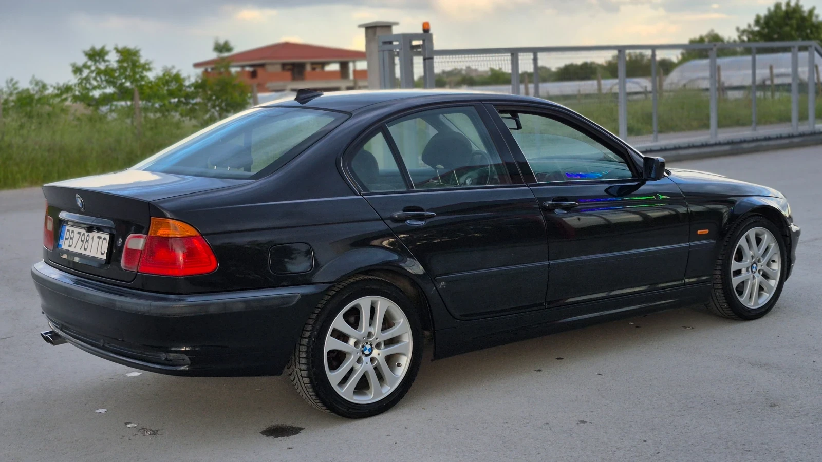 BMW 323 2.5 Бенз/Газ 170 Коня, снимка 4 - Автомобили и джипове - 54547785