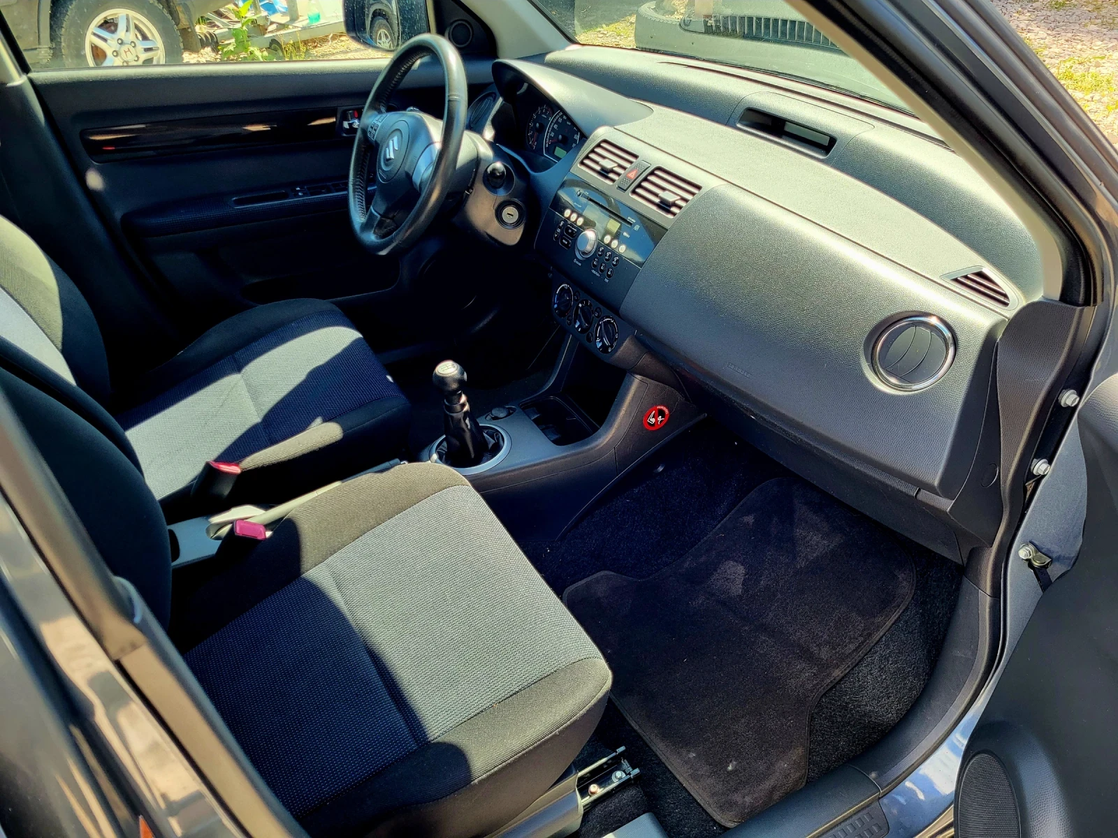 Suzuki Swift 1.3, снимка 11 - Автомобили и джипове - 54713250