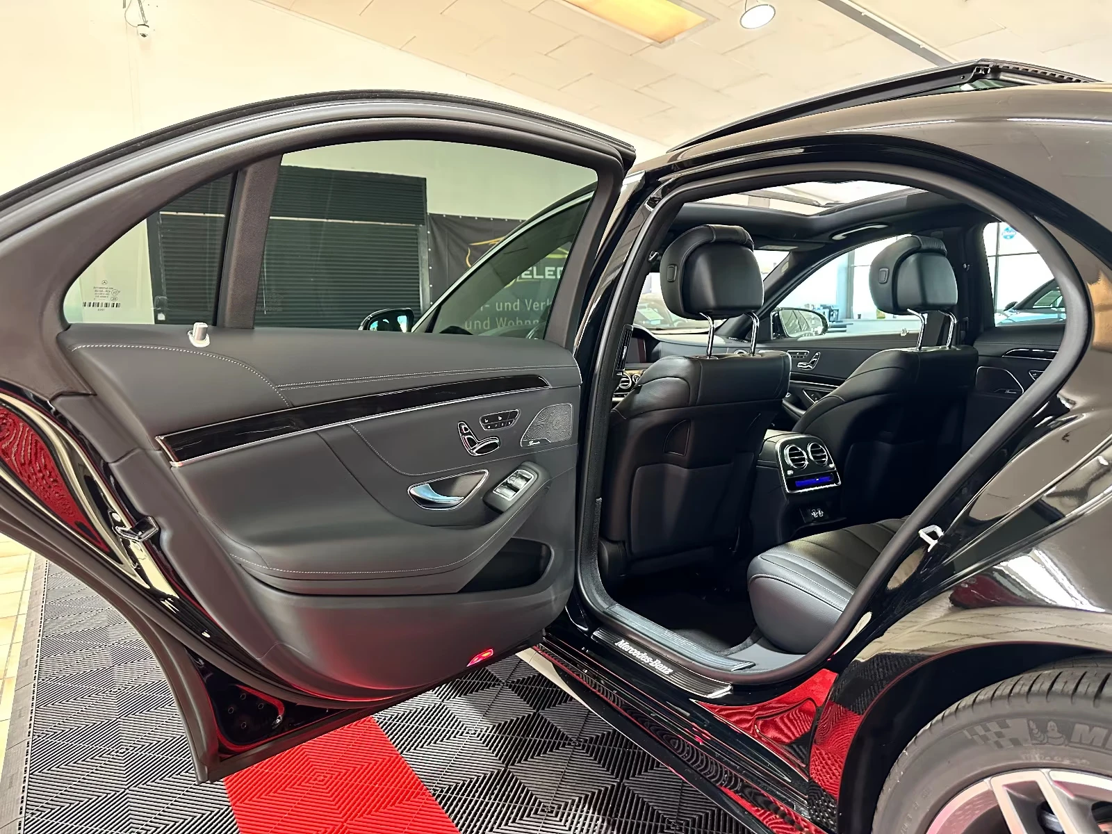 Mercedes-Benz S 400 d/AMG/LONG/4M/340HP/PANO/BURM/360/265h, снимка 12 - Автомобили и джипове - 55001159