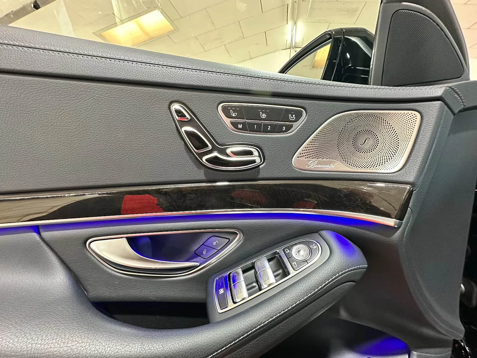 Mercedes-Benz S 400 d/AMG/LONG/4M/340HP/PANO/BURM/360/265h, снимка 16 - Автомобили и джипове - 55001159