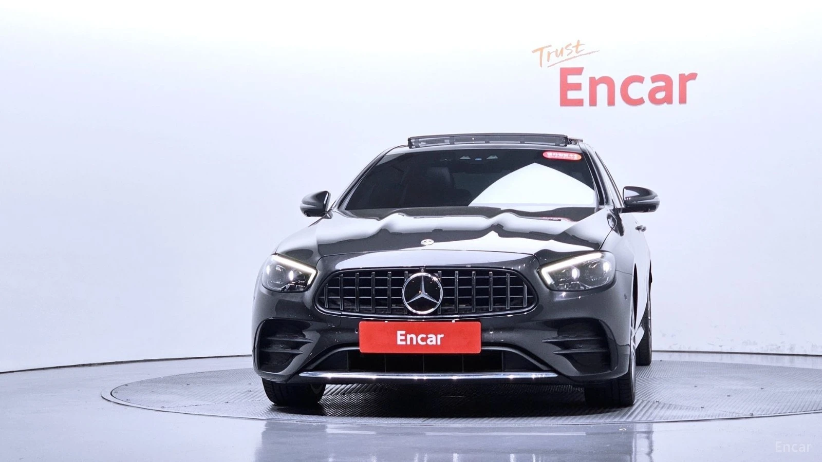 Mercedes-Benz E 350 4MATIC AMG* HUD* 360* КОЖА* НАВИ* ПАНО, снимка 3 - Автомобили и джипове - 55466356