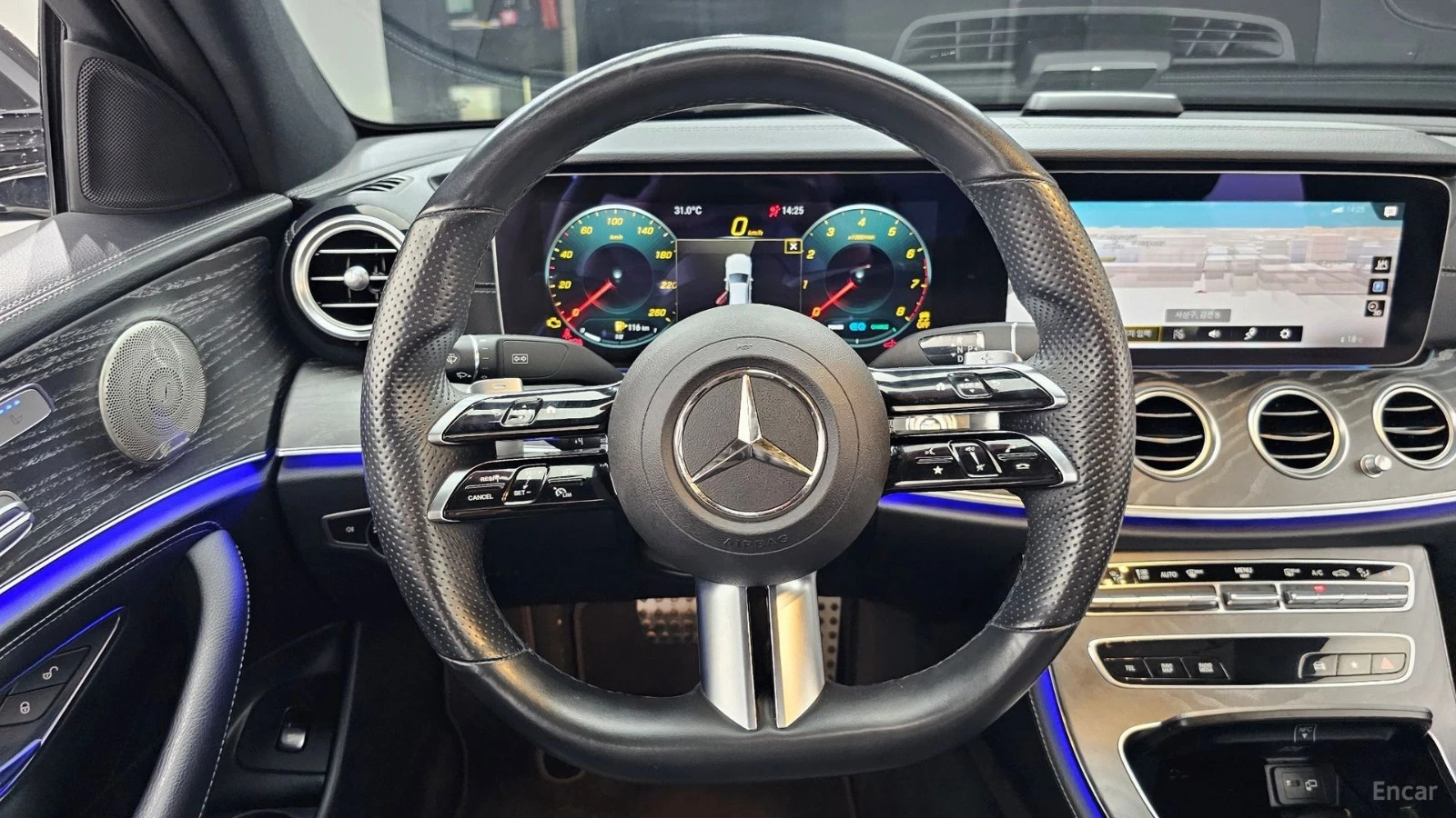 Mercedes-Benz E 350 4MATIC AMG* HUD* 360* КОЖА* НАВИ* ПАНО, снимка 11 - Автомобили и джипове - 55466356