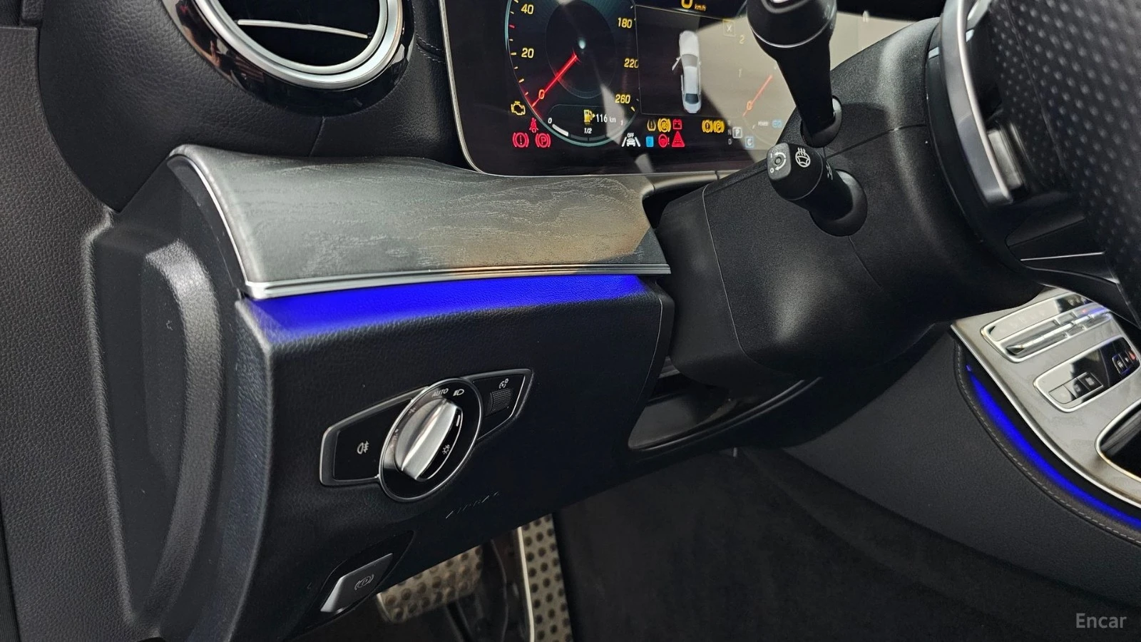 Mercedes-Benz E 350 4MATIC AMG* HUD* 360* КОЖА* НАВИ* ПАНО, снимка 14 - Автомобили и джипове - 55466356