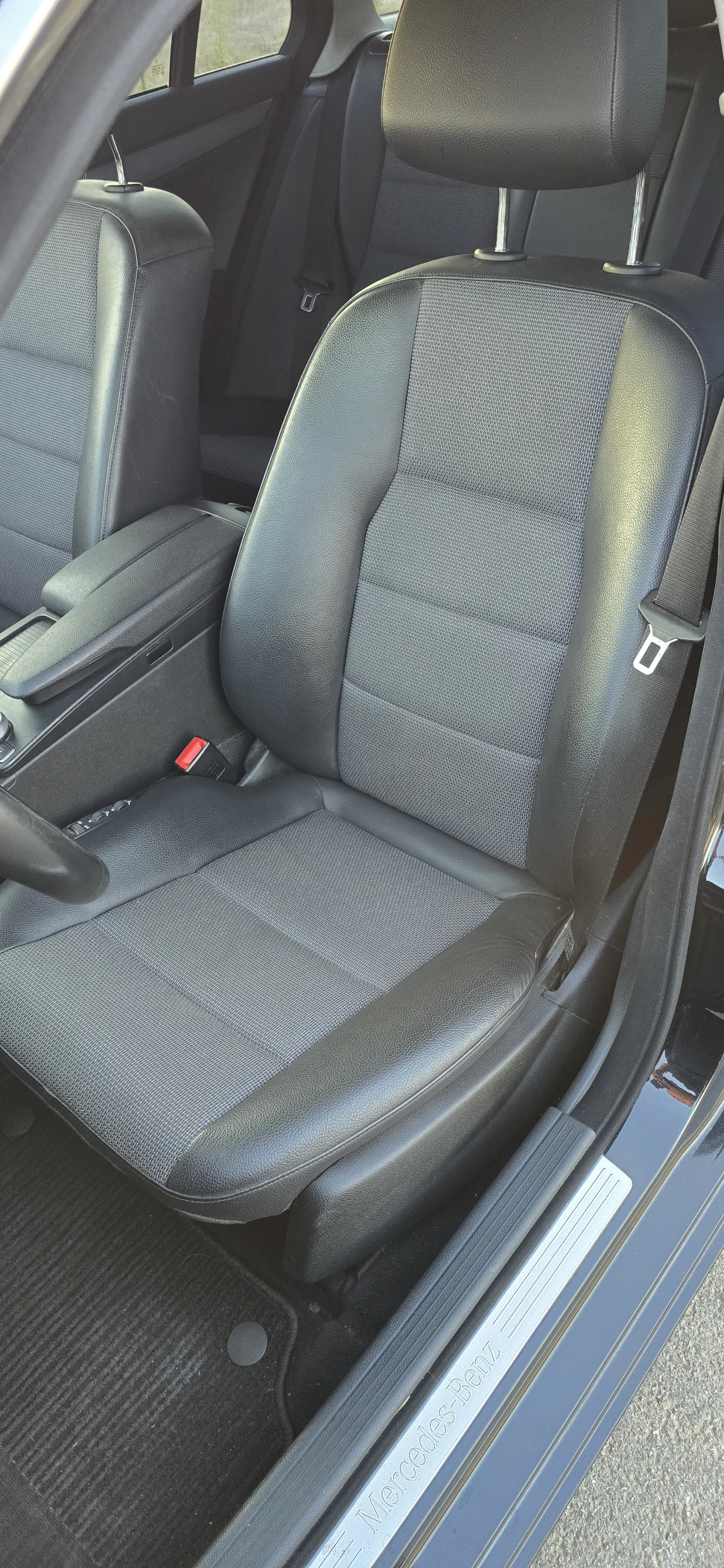 Mercedes-Benz C 320, снимка 7 - Автомобили и джипове - 55532753