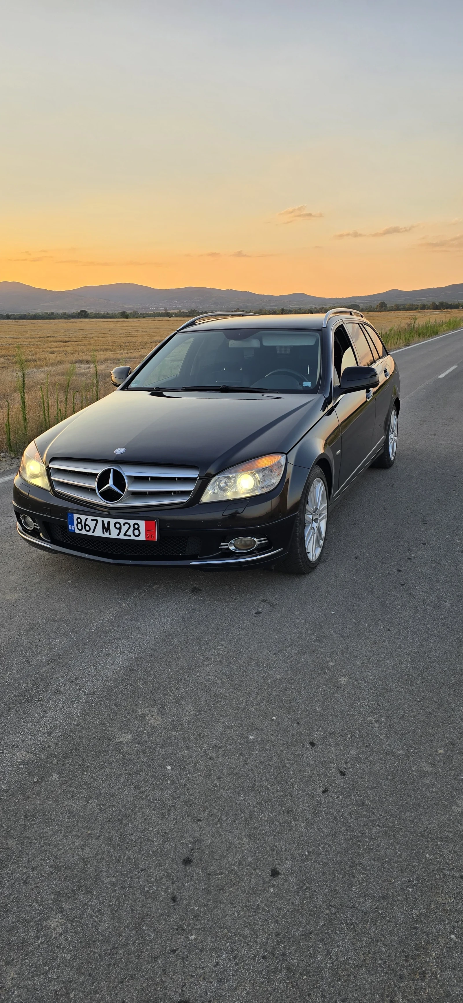 Mercedes-Benz C 320, снимка 2 - Автомобили и джипове - 55532753