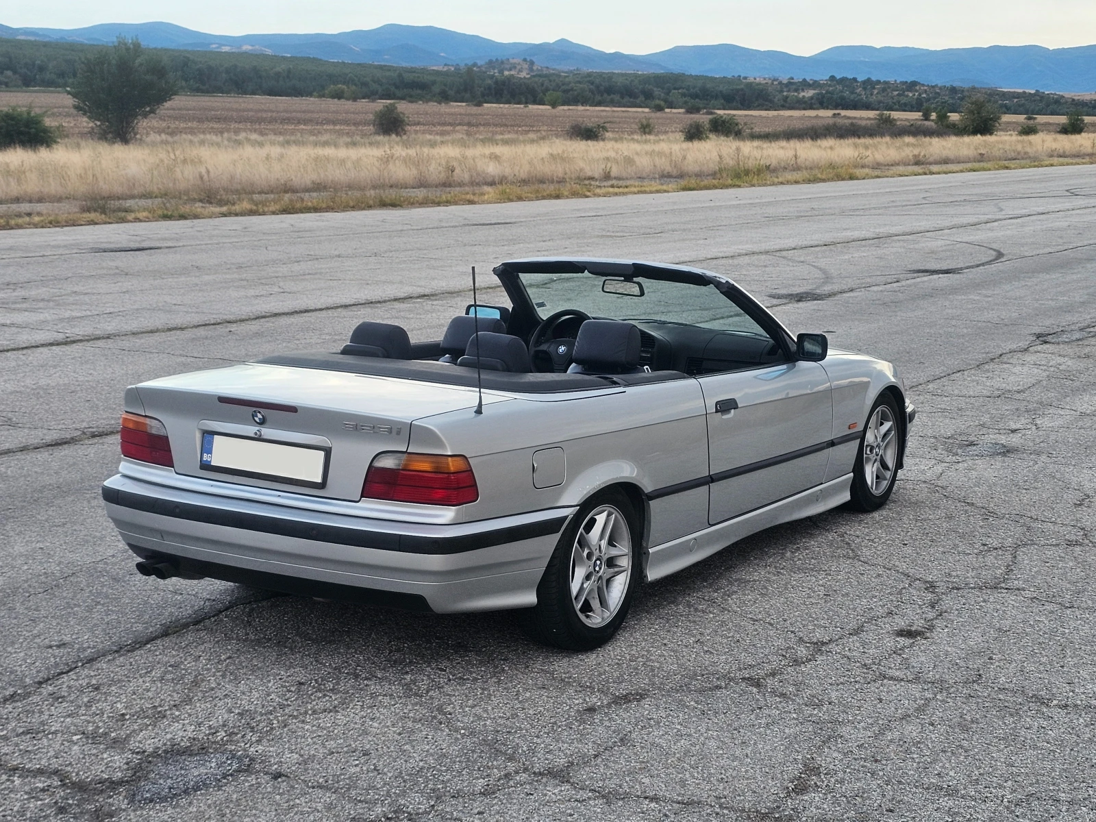BMW 323, снимка 3 - Автомобили и джипове - 56087508