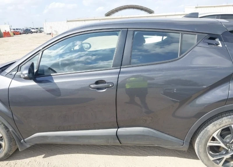 Toyota C-HR XLE, снимка 8 - Автомобили и джипове - 49226275