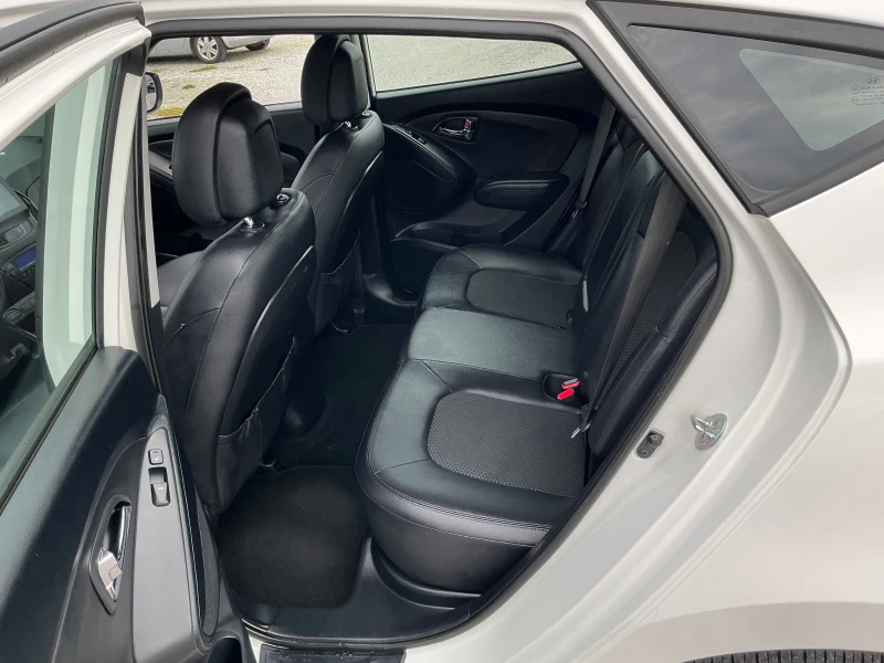 Hyundai IX35 1.7 CRDI, снимка 14 - Автомобили и джипове - 52011985