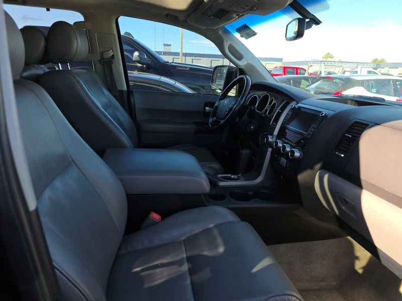 Toyota Sequoia Platinum, снимка 7 - Автомобили и джипове - 53075132