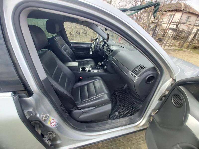VW Touareg, снимка 8 - Автомобили и джипове - 53394171