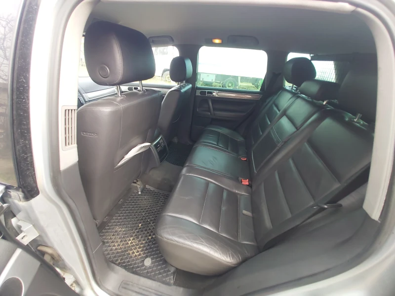 VW Touareg, снимка 10 - Автомобили и джипове - 53394171