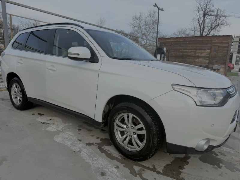 Mitsubishi Outlander 2.0, снимка 3 - Автомобили и джипове - 53435324