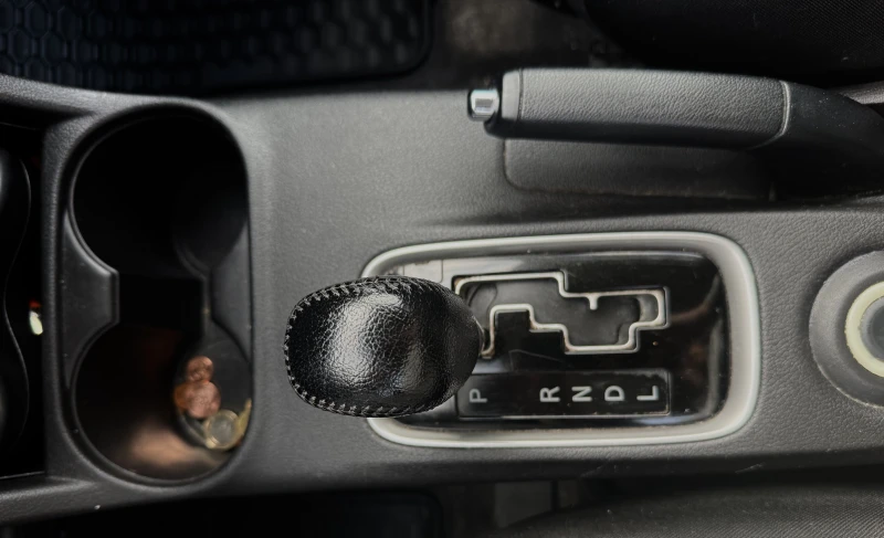 Mitsubishi Outlander 2.0, снимка 8 - Автомобили и джипове - 53435324