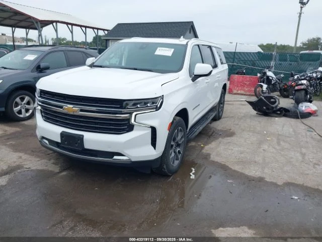 Chevrolet Suburban 4WD LT - изображение 2